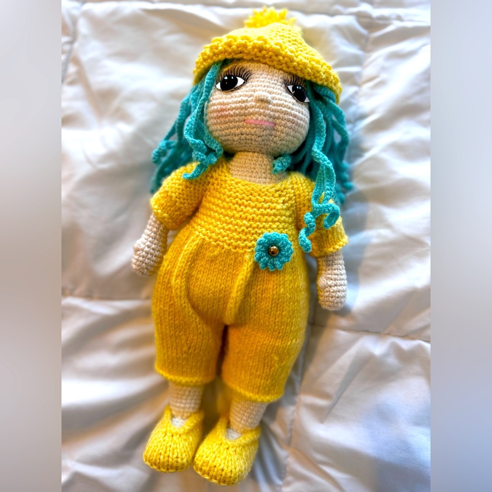 Crochet doll. - Picture 1 of 4